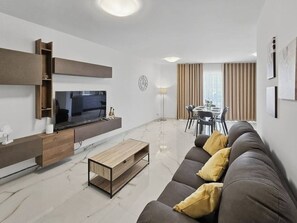 Smart TV - National Park views Apartment Terrace 2 bedroom 2 bathroom (San Pawl il-Baħar)