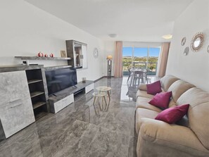 Smart TV - 5th Floor enjoying open views of the National  Park, 2 bedroom 2 Bathroom (San Pawl il-Baħar)
