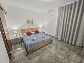 2 bedrooms, iron/ironing board, free WiFi, bed sheets - 5th Floor enjoying open views of the National  Park, 2 bedroom 2 Bathroom (San Pawl il-Baħar)