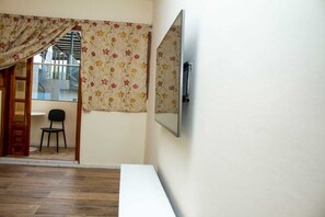 Studio, Garden View | Interior - RESIDENCE MBESSA (Abidjan)