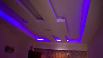 Studio, Garden View | Interior