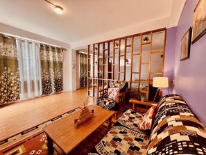 Chambre familiale, balcon | Intérieur