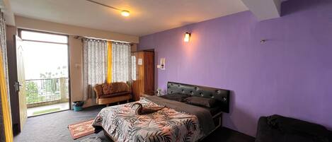 Basic Triple Room, Balcony, Mountain View