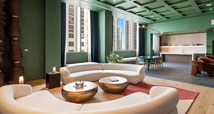 Modern Downtown Miami Apt w/ Balcony