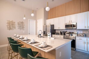 Fridge, microwave, oven, dishwasher - 11BR Luxury Villa w/ Pool Near Disney (Orlando)
