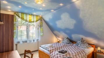Iron/ironing board, WiFi, bed sheets