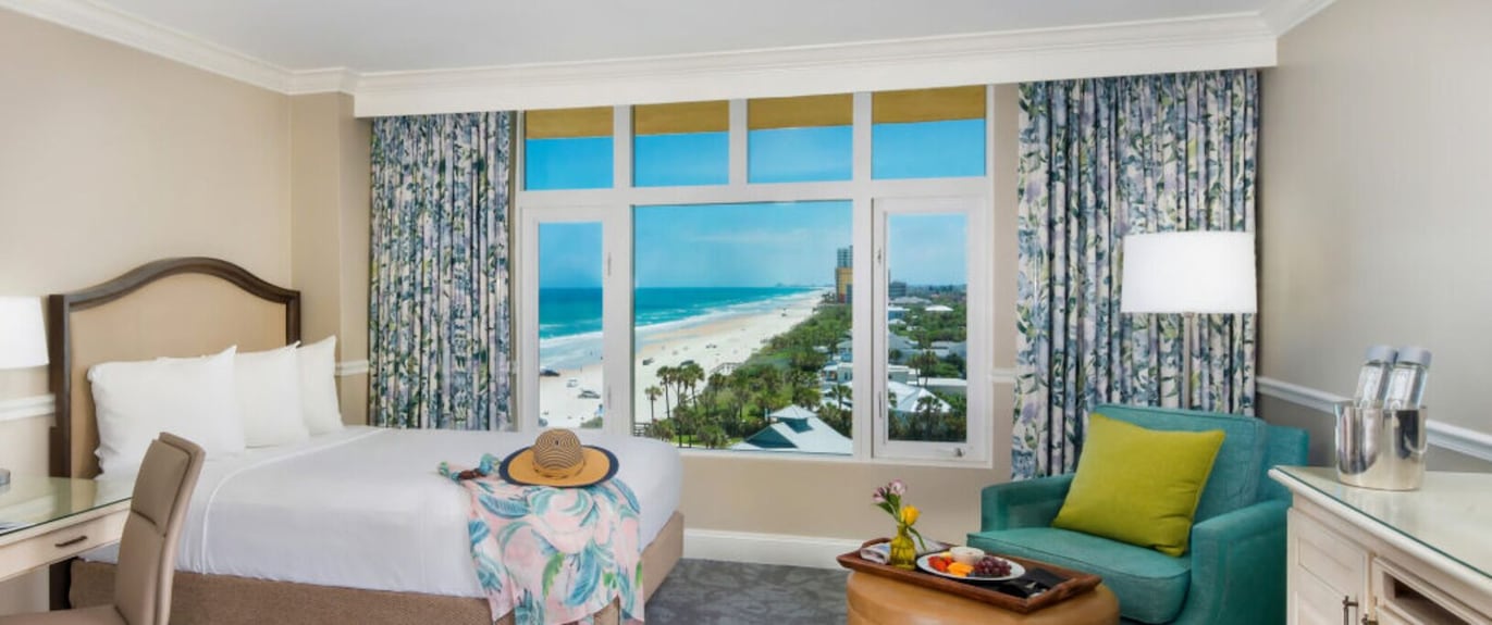 Coastal King | The Shores | Indulge Spa, Pool, Firepits - Port Orange, FL