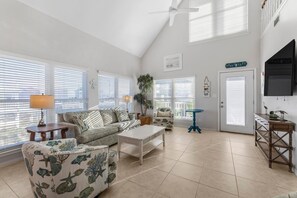 House, Multiple Beds (Happy Daze) | Living area - Happy Daze (Gulf Shores)