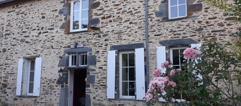 Petit ChĂąteau 15eme et 19eme sur 10ha Ă la campagne