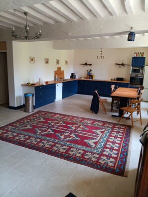 Interior - 15th and 19th century Chateau on 10ha in the countryside (Issé)