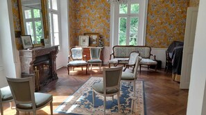 Interior - 15th and 19th century Chateau on 10ha in the countryside (Issé)