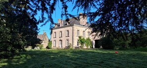Exterior - 15th and 19th century Chateau on 10ha in the countryside (Issé)