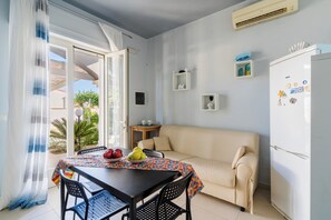 TV - Villa Miglietta by BarbaHouse (Torre Lapillo)