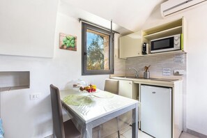 Dining - Trullo degli Augelli - Mono Fico by BarbarHouse (San Michele Salentino)