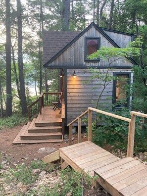 Terrace/patio - Comfort  & beauty, inside and out in the heart beautiful  of North Frontenac (North Frontenac)