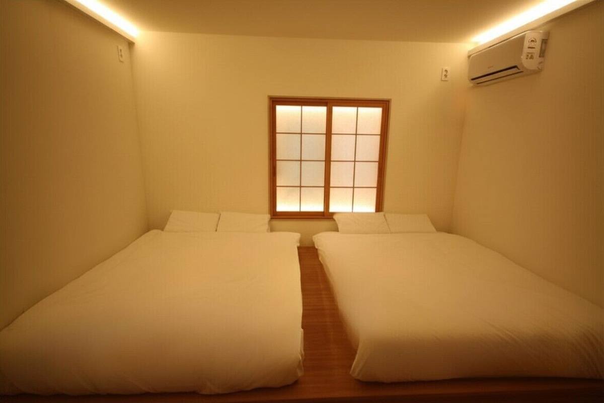 尊榮四人房 (6) | 書桌、筆電工作空間、熨斗/熨衣板、免費無線上網