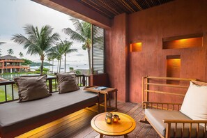 Property grounds - Coastal Sea View Escape with Balcony and Resort Pool Access (Amphoe Ko Samui)