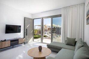 Smart TV, stereo, offices - Stylish Villa w/ Heated Pool & BBQ, near Rethymno (Rethymnon)