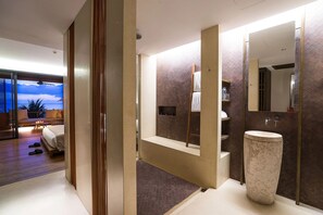 Room - Elegant Room at Bophut Beach – Steps From Onsite Kayak Rentals (Amphoe Ko Samui)