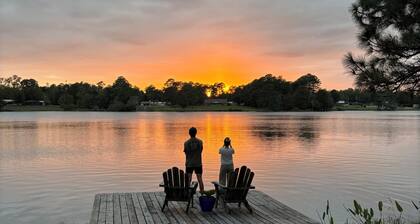 Beautiful lake front home in historic DeFuniak Springs!