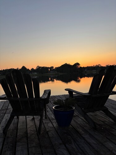 Beautiful lake front home in historic DeFuniak Springs!