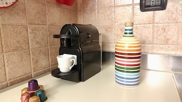Kaffee und/oder Kaffeemaschine