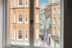 Interior - Stylish and Central 2-Bed / 2-Bath Apt - Pass the Keys (London)