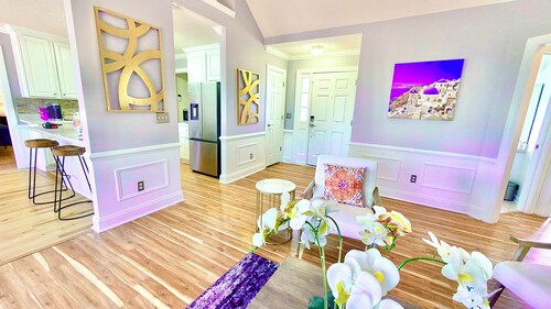 Pet-Friendly Summit Retreat, 4BR, Fenced Yard 🐾