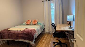 4 habitaciones, tabla de planchar con plancha, wifi y ropa de cama