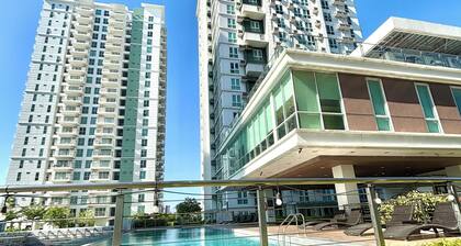 Condo In Abreeza Huge Terrace fronting Pool