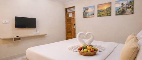 Superior Room, City View | Desk, laptop workspace, soundproofing, free WiFi