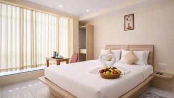 Superior Room, City View | Desk, laptop workspace, soundproofing, free WiFi