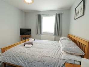 3 bedrooms, individually decorated, individually furnished, free WiFi - Min Y Cae (Cemaes Bay)