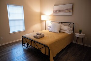 4 bedrooms, iron/ironing board, free WiFi, bed sheets