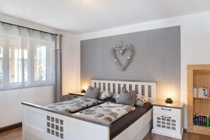 Room - Apartment 'Andis' with Mountain View, Balcony and Wi-Fi (Farchant)