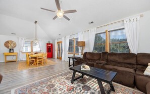 Living area - Corolla Beach Family Retreat Game Room, Pool, Hot Tub & 7 min Walk to Sand (corolla)