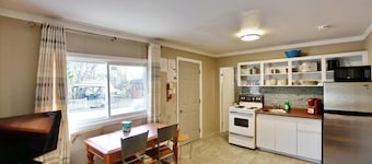 Unit 6 • 2BR Suite • Sun, Sand & Stay • BBQ • Free Parking