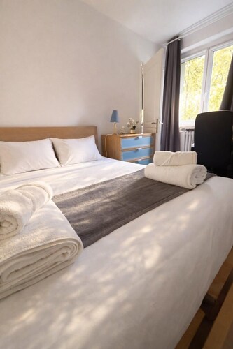 Appartement T3 – Métro à pied, Paris direct