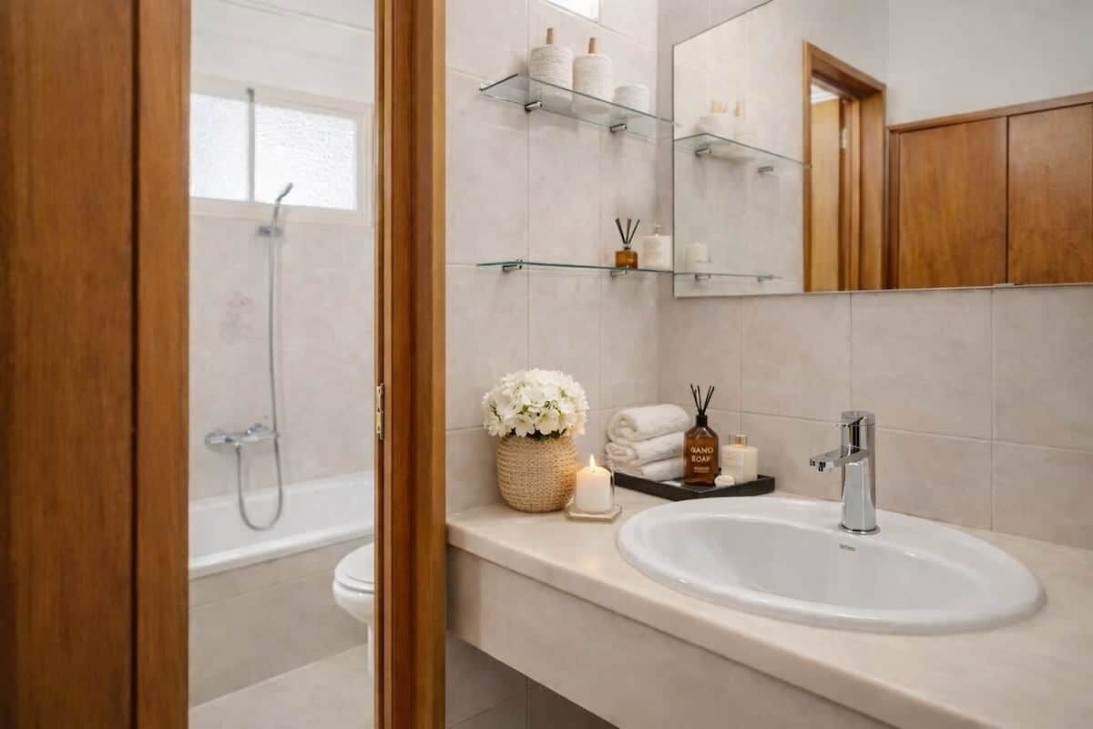 Dusche, Haartrockner, Bidet, Handtücher