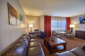 Living area - Explore Downtown! Suite near Chicago Brewing Co. & Top Fremont Gaming Spots (Las Vegas)
