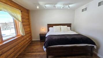 Iron/ironing board, Internet, bed sheets