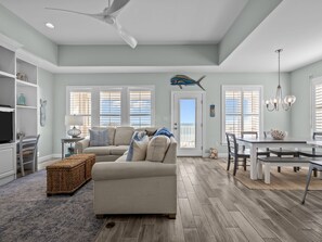 Living area - Ocean Club F304, Oceanfront Condo, Pool (Atlantic Beach)