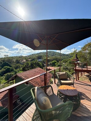 Terrace/patio - 02 Beautiful Swiss Chalet in Mulungu (Mulungu)