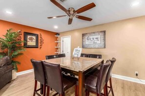 Dining - 5BD3BR downtown phx w/ pool & games (Phoenix)