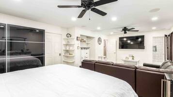 5 bedrooms, iron/ironing board, WiFi