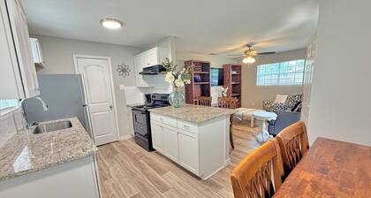 2-bedroom house in welcoming The Colony with AC comfort