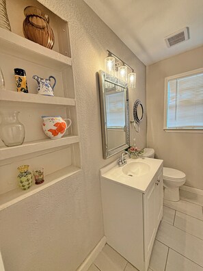 タオル、石鹸、トイレットペーパー