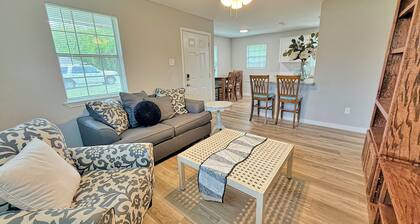 2-bedroom house in welcoming The Colony with AC comfort