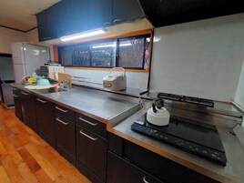 Fridge, microwave, stovetop