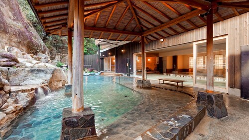 Oedo Onsen Monogatari Premium Shirahama Saichoraku